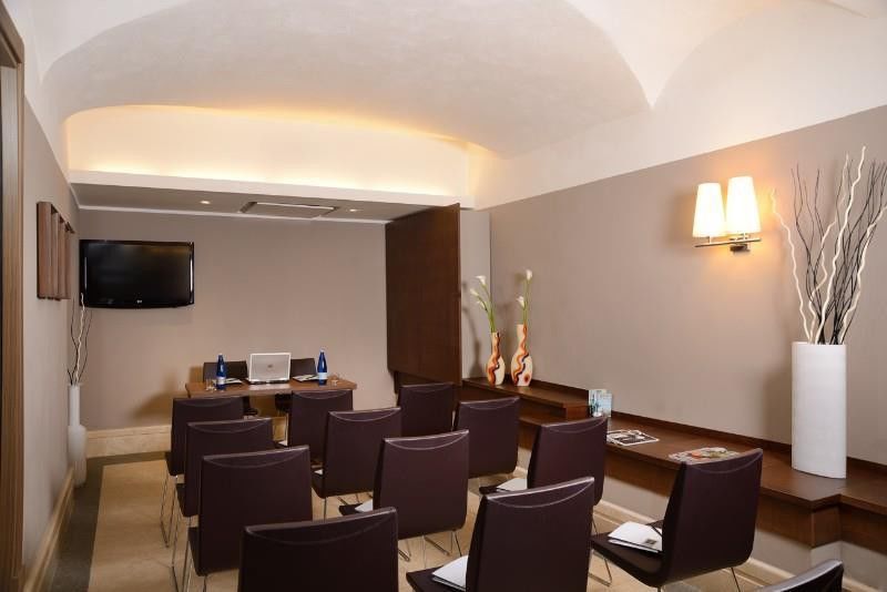 The Independent 4* Rom